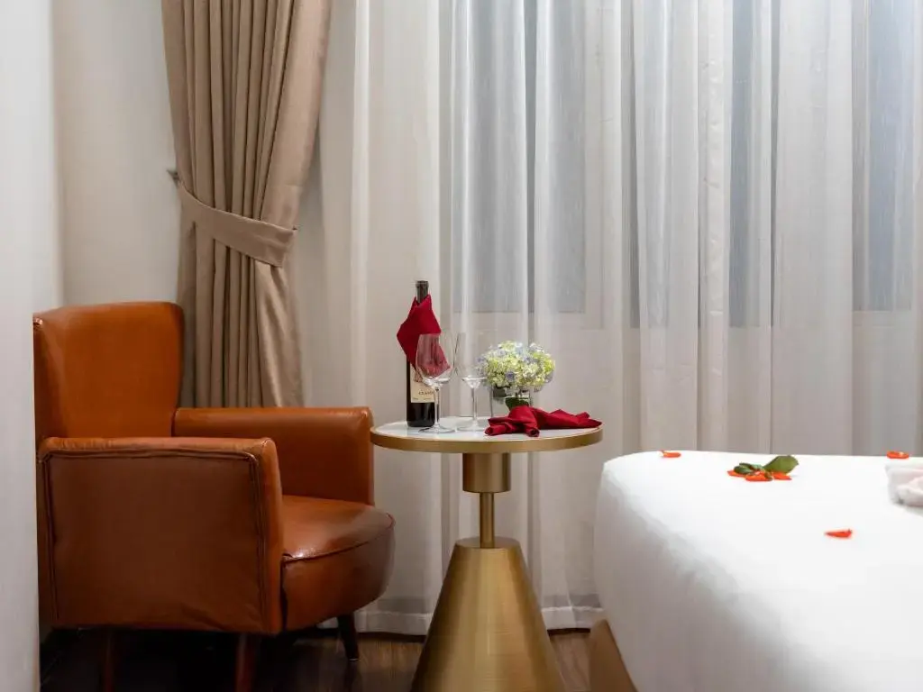 Khách sạn Valoria Premium Hanoi Hotel and Travel Hà Nội