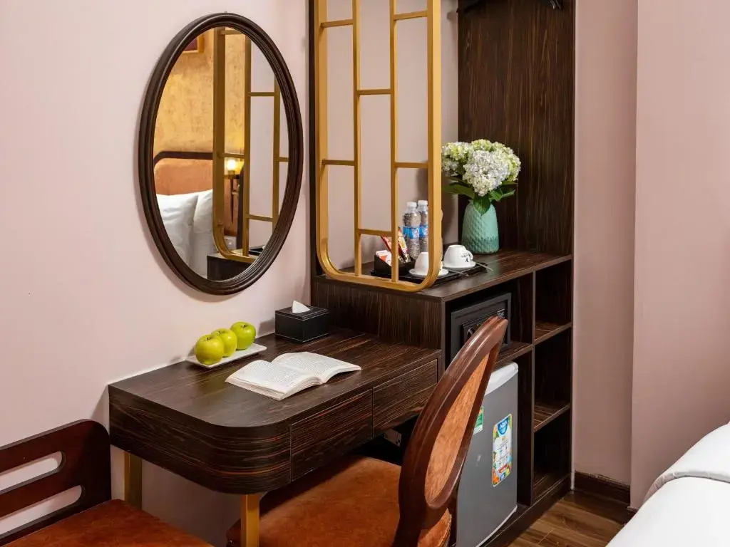 Khách sạn Valoria Premium Hanoi Hotel and Travel Hà Nội