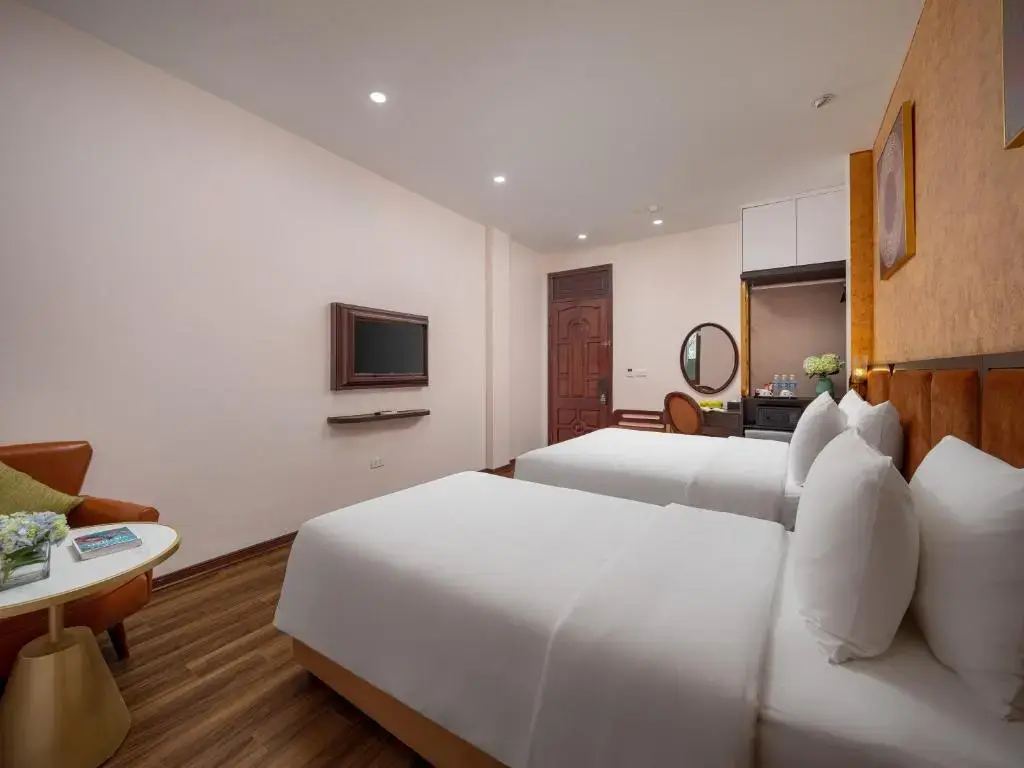 Khách sạn Valoria Premium Hanoi Hotel and Travel Hà Nội