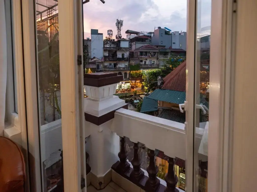Khách sạn Valoria Premium Hanoi Hotel and Travel Hà Nội