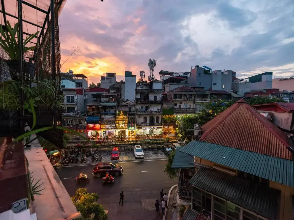 Khách sạn Valoria Premium Hanoi Hotel and Travel Hà Nội