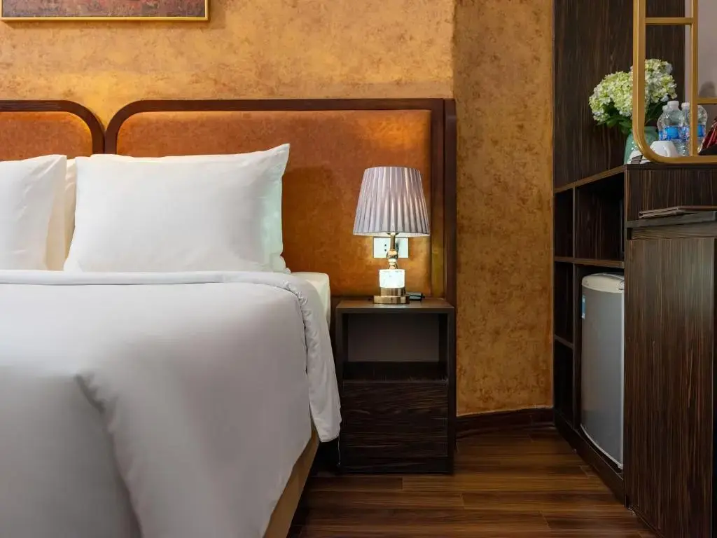 Khách sạn Valoria Premium Hanoi Hotel and Travel Hà Nội