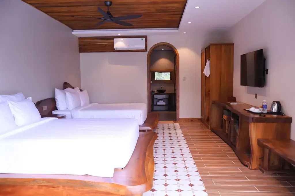 Khách sạn The Tahiti Beach Hotel & Resort Phú Quốc