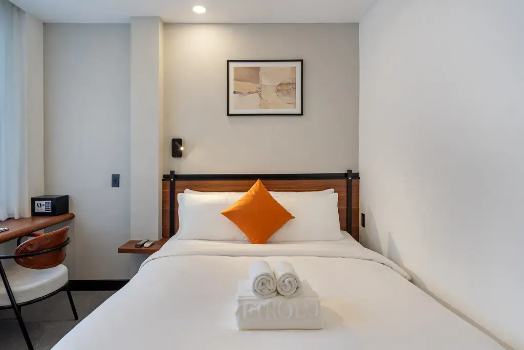 Khách sạn Metrolux By Zeus Group Hotel Hồ Chí Minh