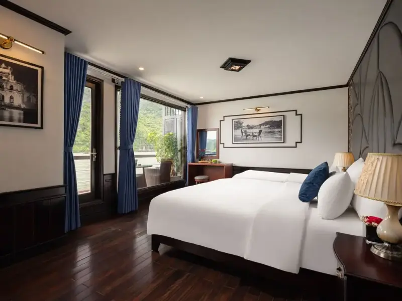 Du thuyền Le Journey Elegance Cruise Hạ Long - Junior Triple Suite