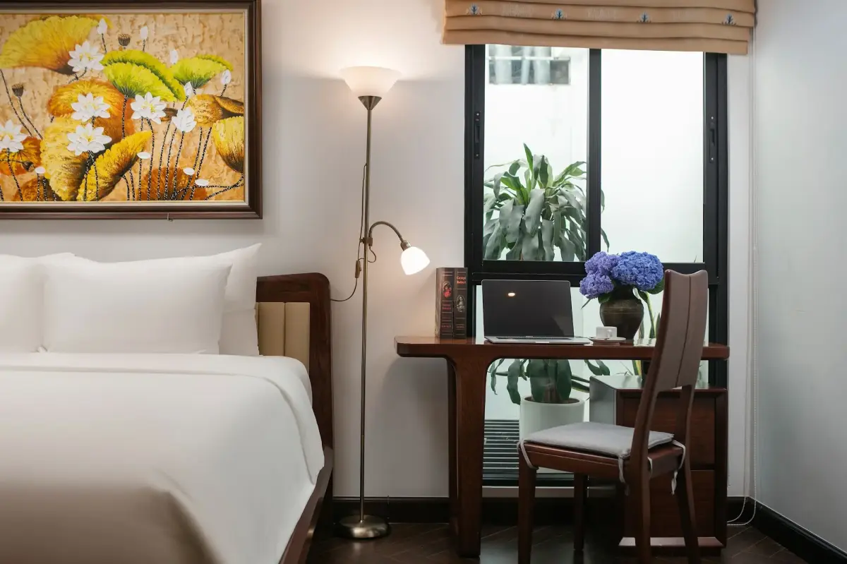 Khách sạn MAY DE VILLE Crown Hotel Hà Nội
