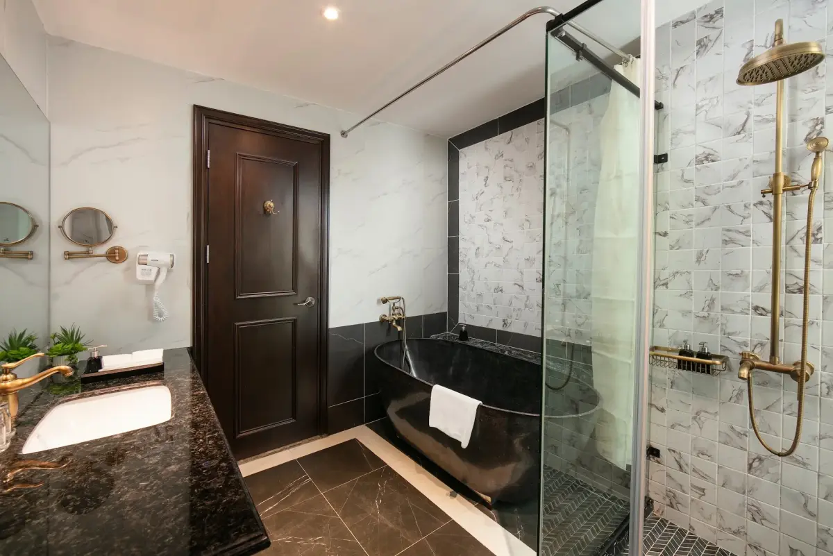 Khách sạn MAY DE VILLE Crown Hotel Hà Nội