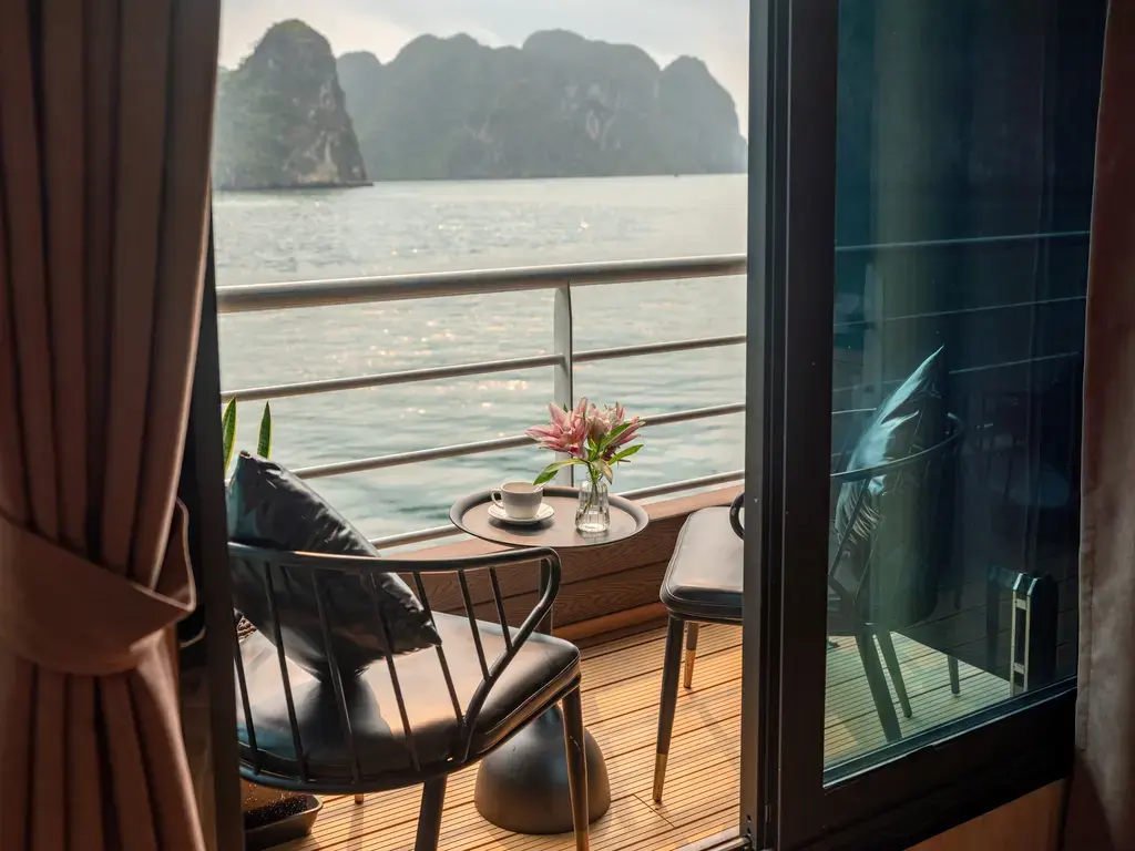 Du thuyền Luna Hạ Long Cruise