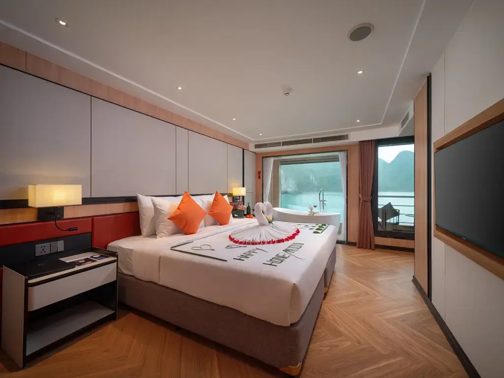 Du thuyền Luna Hạ Long Cruise