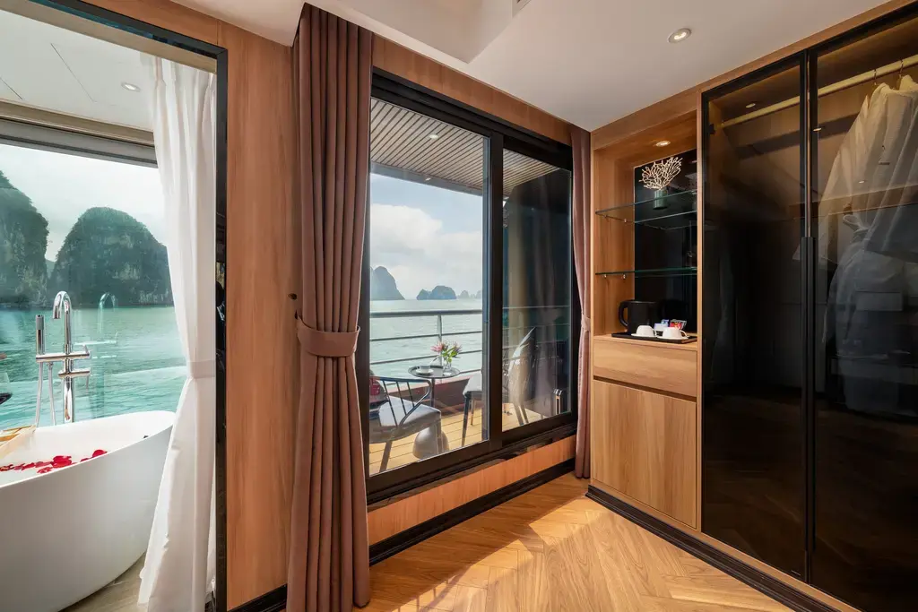 Du thuyền Luna Hạ Long Cruise