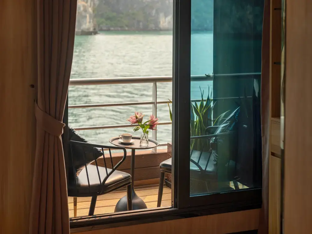 Du thuyền Luna Hạ Long Cruise