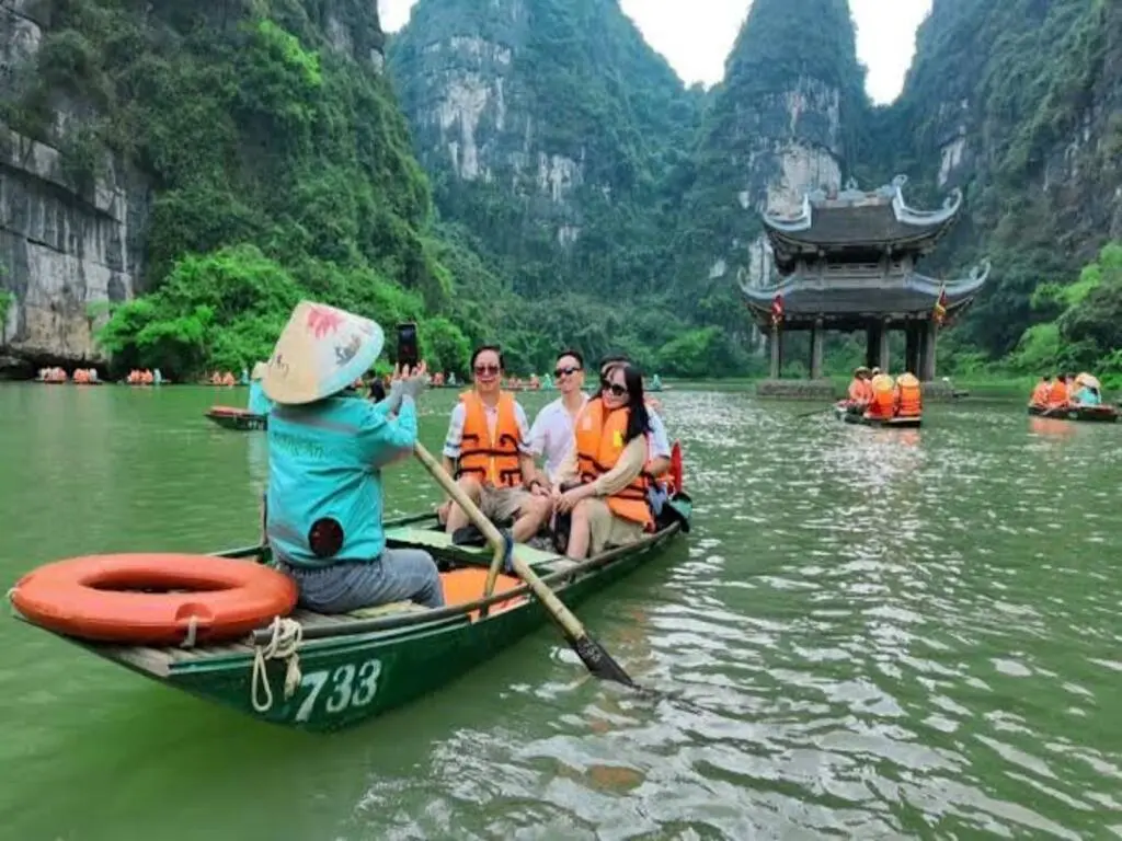 Tour Hà Nội - Bái Đính - Tràng An 1 ngày