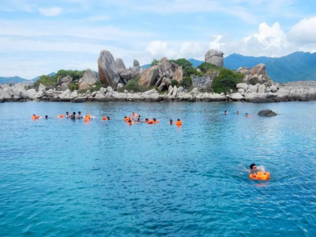 Tour Khám Phá Đảo Tôm Hùm Bình Ba 1 ngày