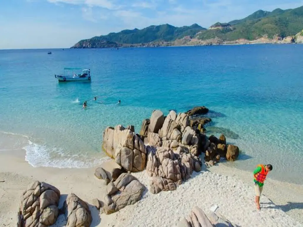 Tour Khám Phá Đảo Tôm Hùm Bình Ba 1 ngày