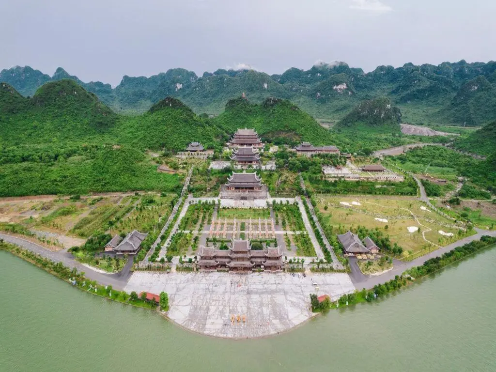 Tour chùa Tam Chúc - Tam Cốc 1 ngày