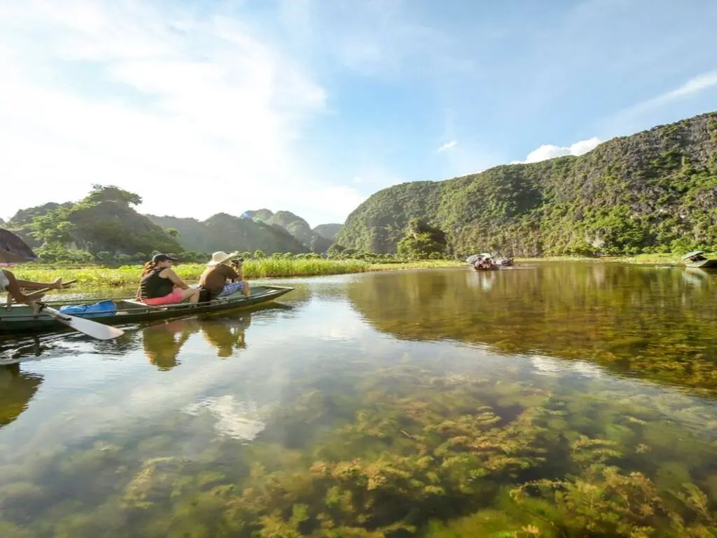 Tour chùa Tam Chúc - Tam Cốc 1 ngày