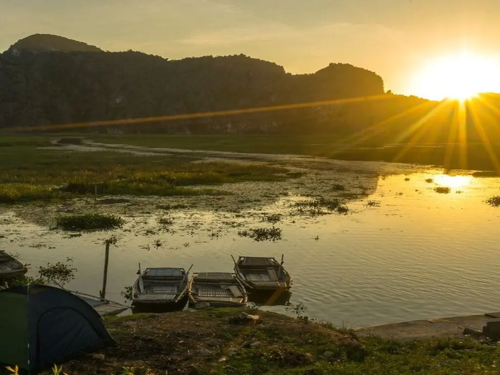 Tour chùa Tam Chúc - Đầm Vân Long 1 ngày