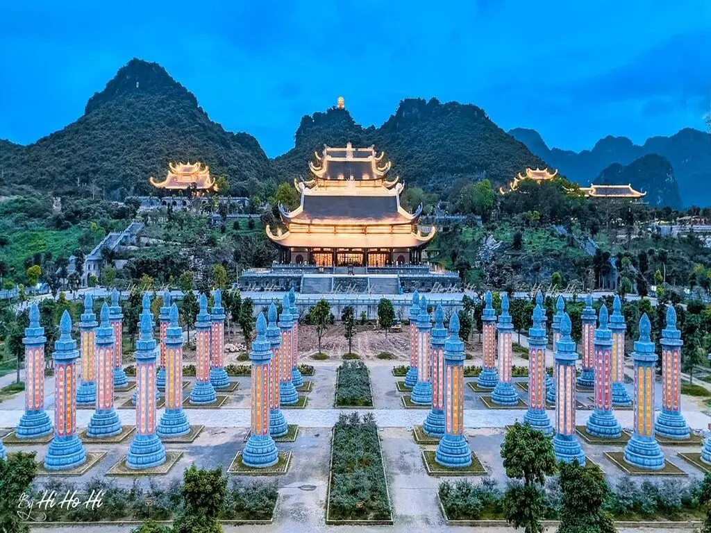 Tour chùa Tam Chúc - Đầm Vân Long 1 ngày
