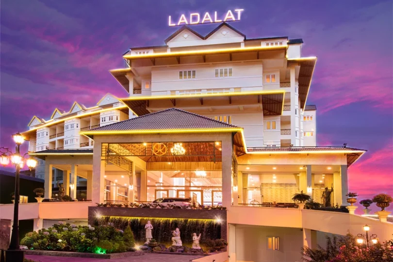 Combo 3N2D Khách Sạn 5 Sao Ladalat Hotel Đà Lạt Siêu Tiết Kiệm