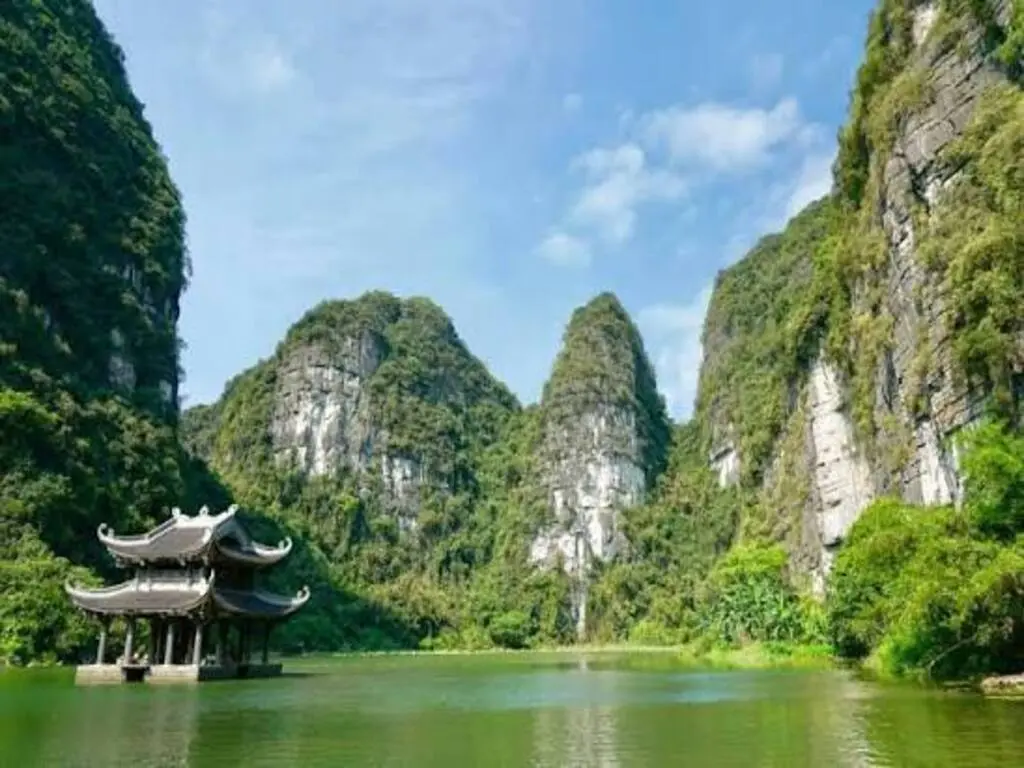 Tour Hà Nội - Tuyệt Tình Cốc - Tràng An - Hang Múa 1 Ngày