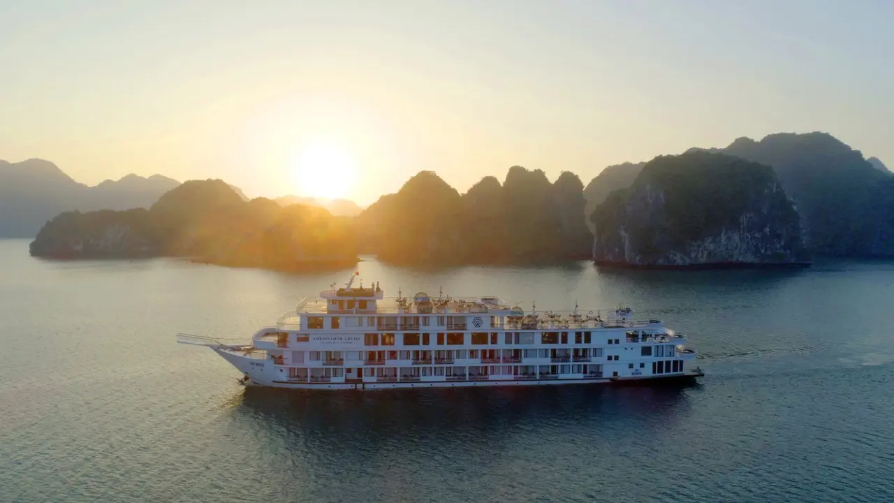 Tour Khám phá Vịnh Hạ Long trên Du thuyền 5 Sao Ambassador Cruise