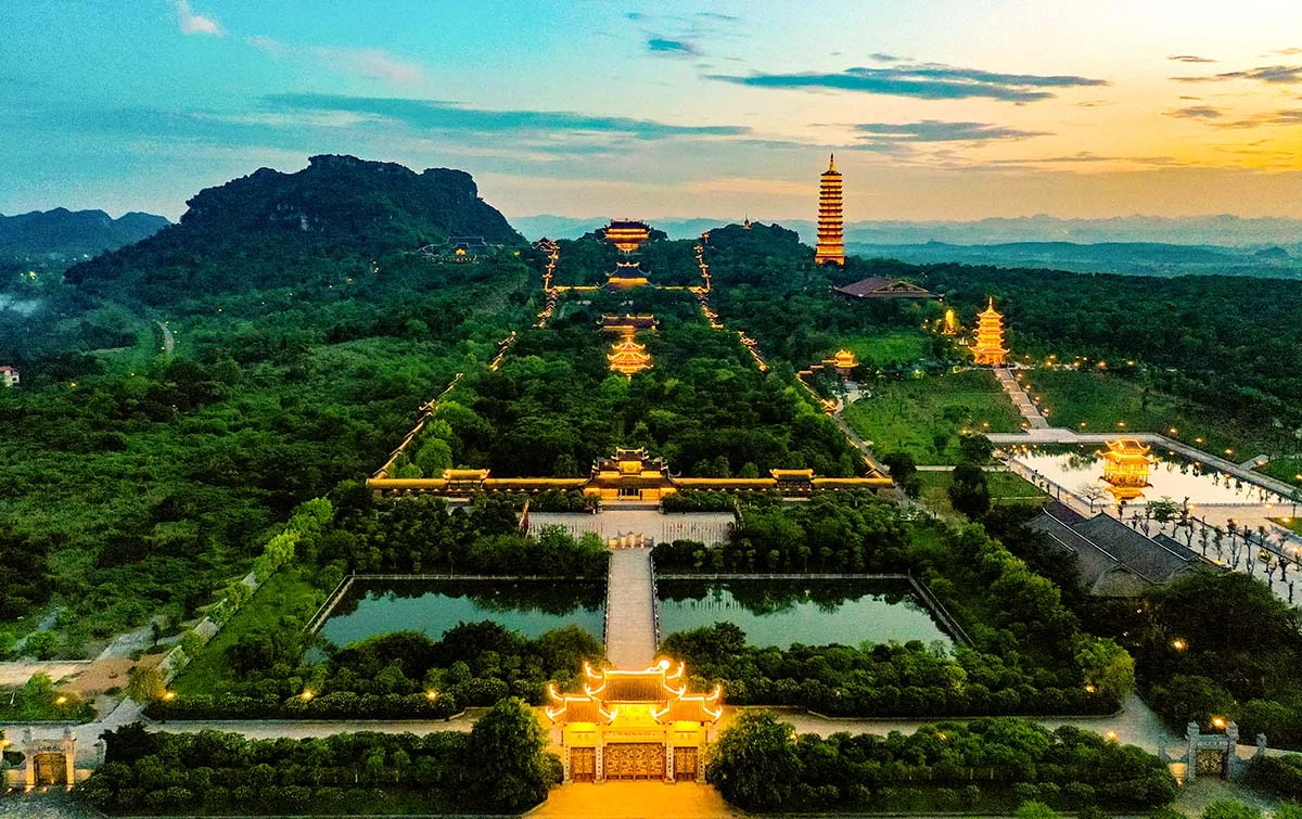 Tour Hà Nội - Tràng An - Bái Đính - Hạ Long - KDL Yên Tử 4 ngày 3 đêm