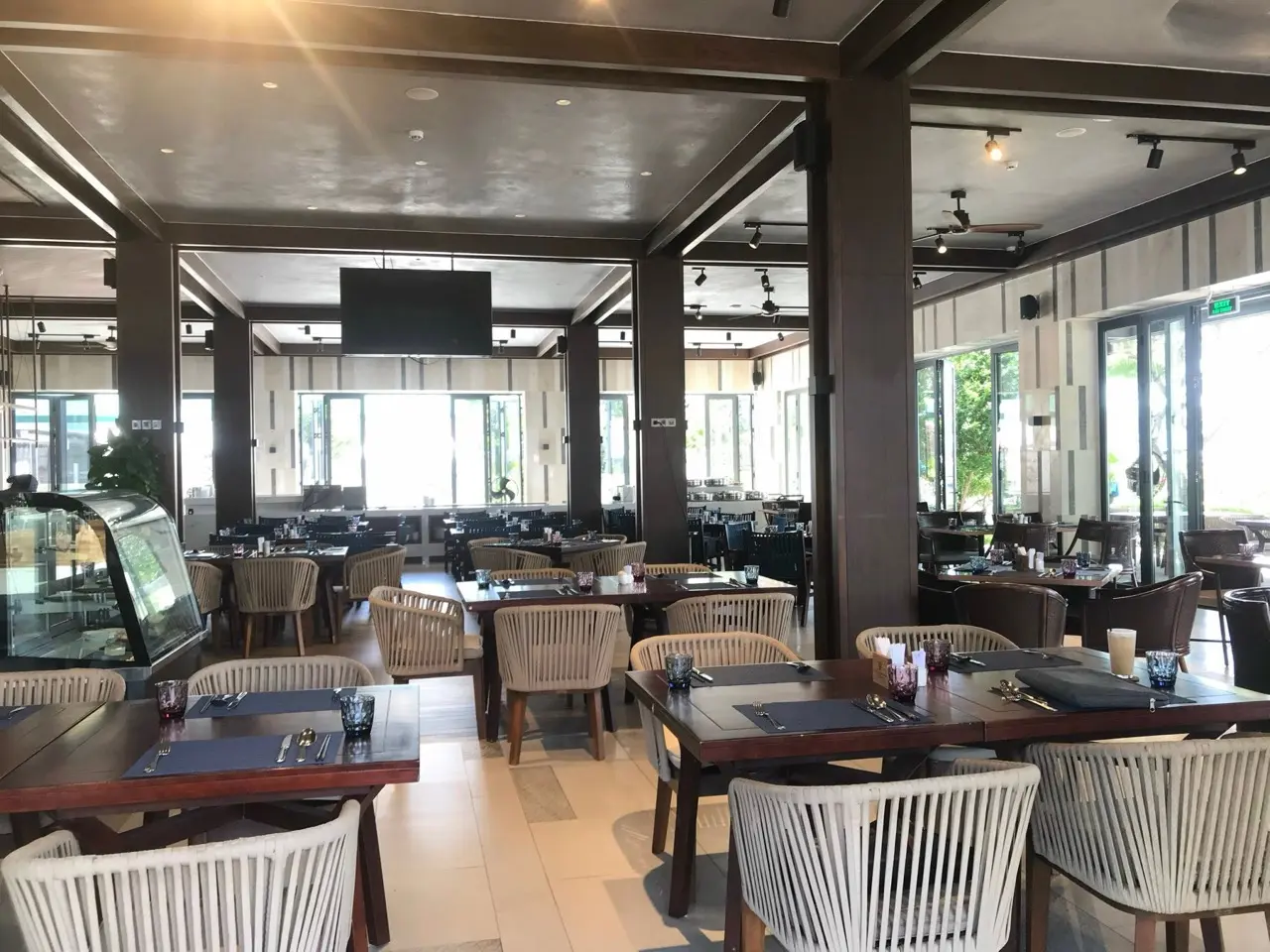Combo Trải Nghiệm nhà hàng 5 sao Ambassador Club và khách sạn 4 sao tại Nha Trang