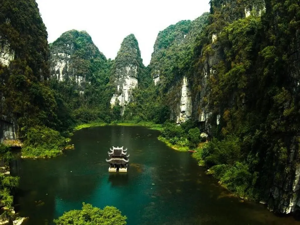 Tour Hang Múa - Tràng An 1 ngày