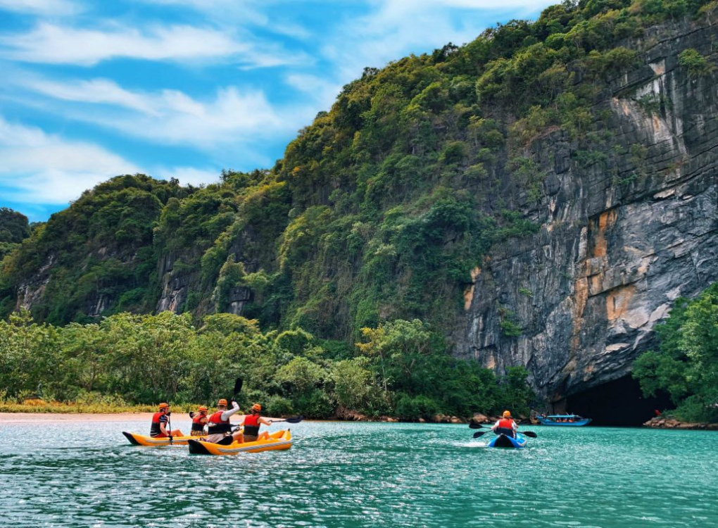 Tour Du lịch Động Phong Nha 1 ngày