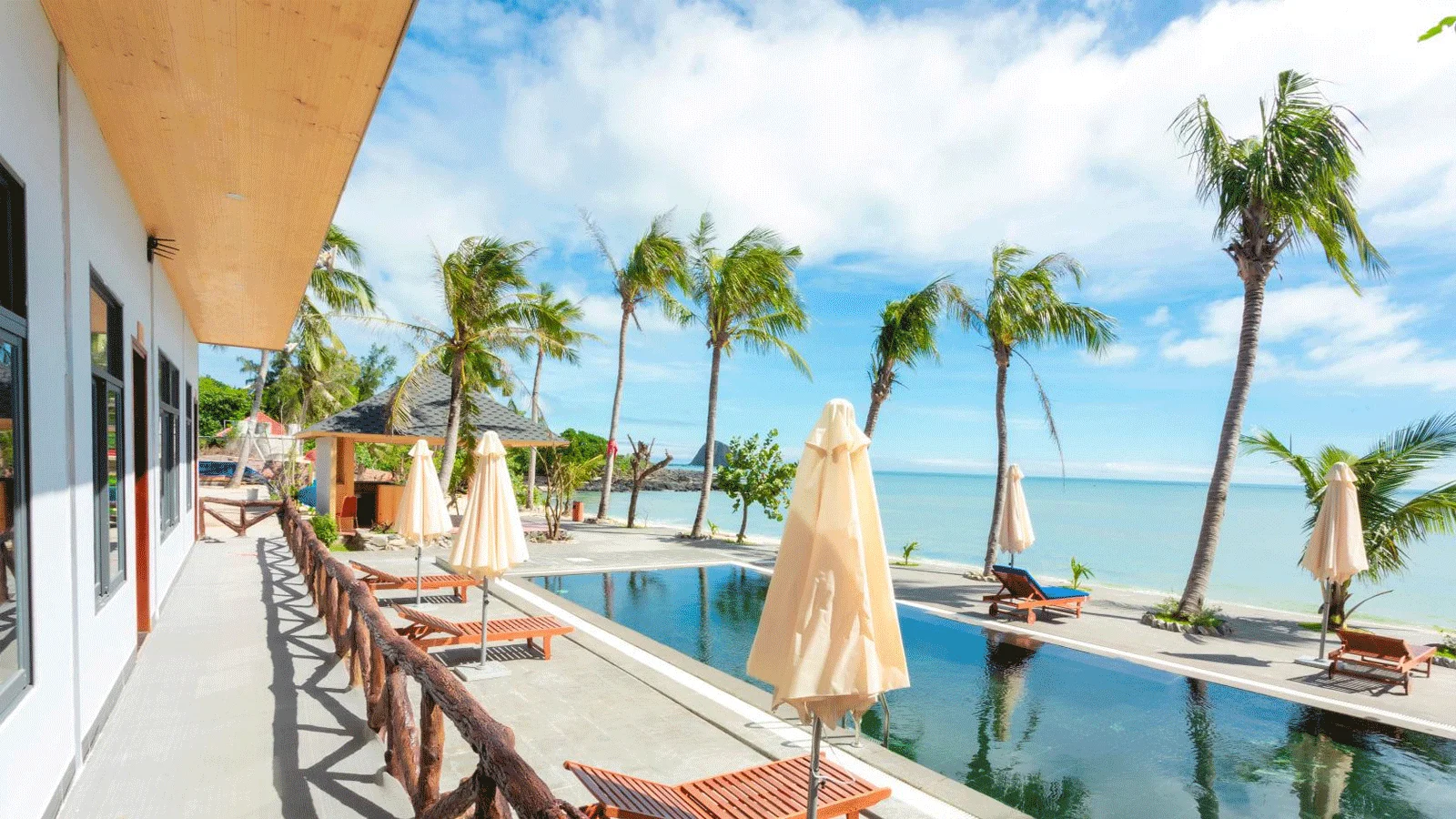 Combo 3N2D Palm Beach Hotel Phú Yên + Vé Máy Bay Khứ Hồi từ Hồ Chí Minh