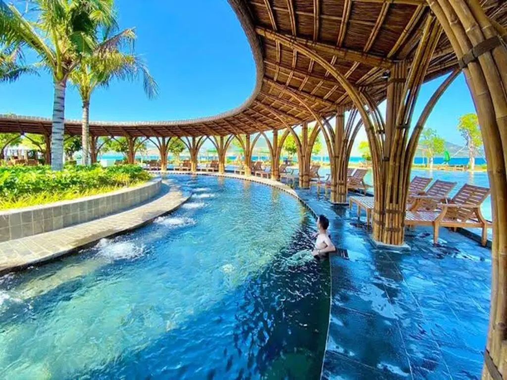 Tour 3 Đảo VIP Nha Trang - Hòn Tằm 1 ngày