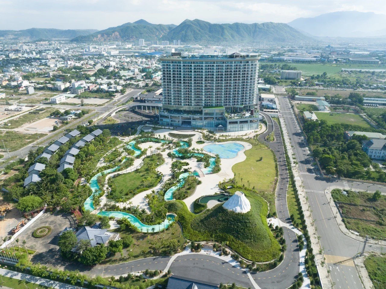 Combo Siêu Tốt Mikazuki Đà Nẵng Resort - Vé Máy Bay từ Hà Nội