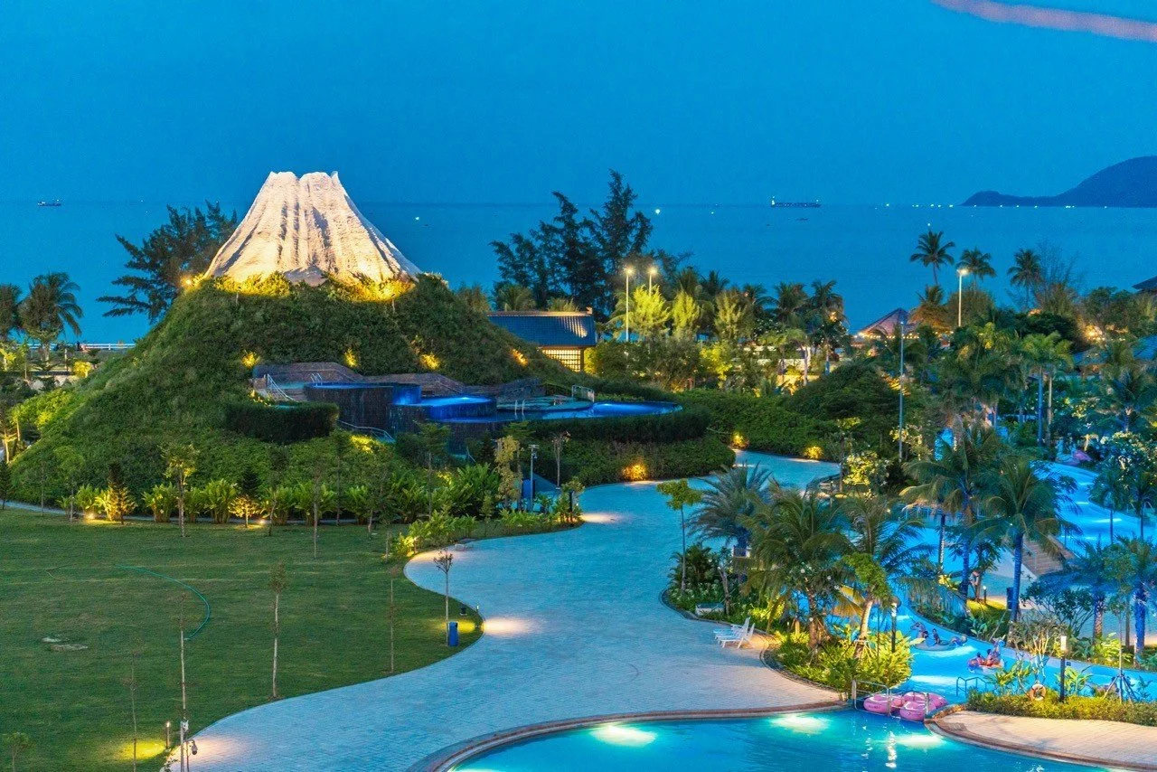 Combo Siêu Tốt Mikazuki Đà Nẵng Resort - Vé Máy Bay từ Hồ Chí Minh