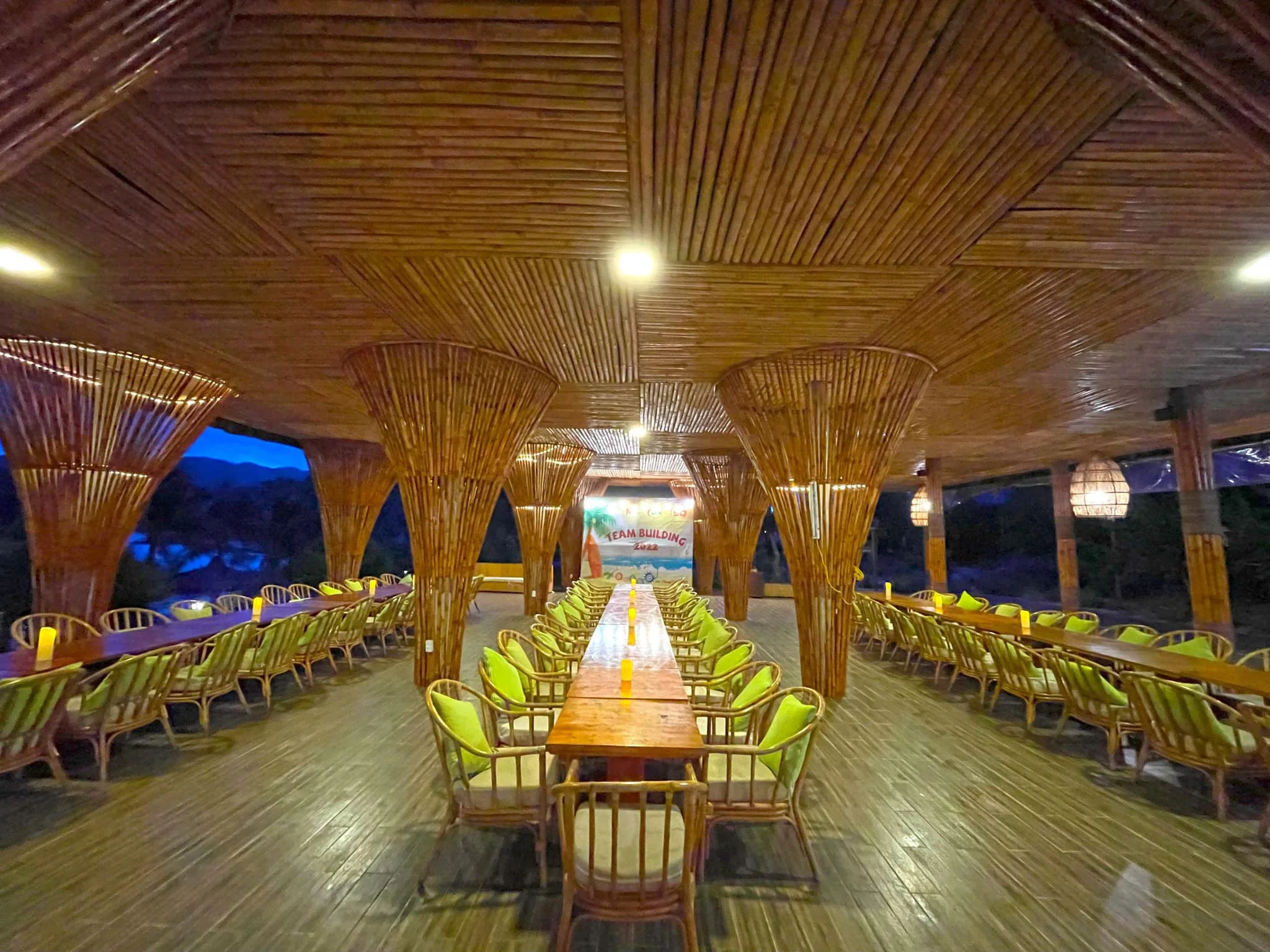 Trải Nghiệm Combo The Light Coral Island Resort 2N1Đ