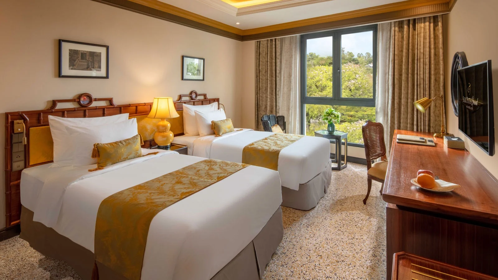 Combo khách sạn 5 sao Silk Path Grand Hotel Huế 3 ngày 2 đêm cùng vé máy bay từ Hà Nội