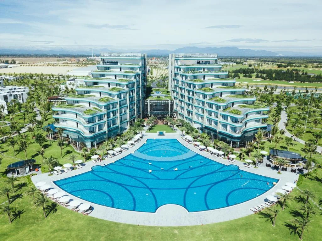 3N2Đ nghỉ dưỡng tại Vinpearl Resort & Golf Nam Hội An với vé máy bay giá rẻ bất ngờ